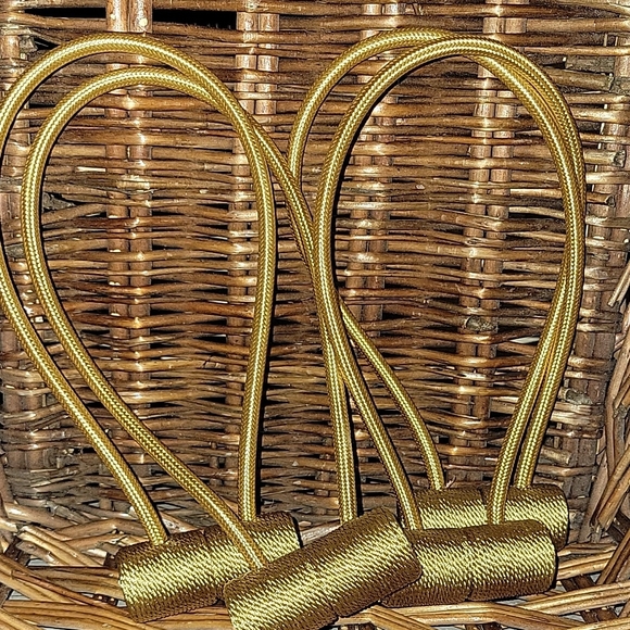 Gold magnetic curtain tiebacks - Picture 1 of 2
